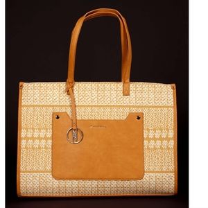 Manaola Kaulu tote bag in Akoakoa print